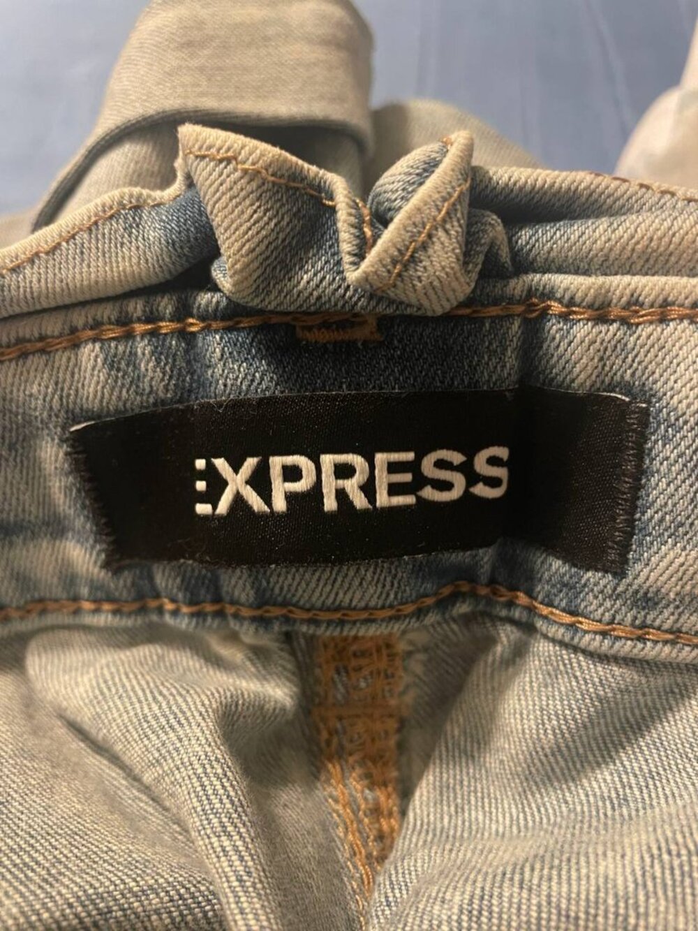 EXPRESS Light Acid Wash Paperbag Waist Super High Rise Denim Shorts 10 - - Picture 5 of 6